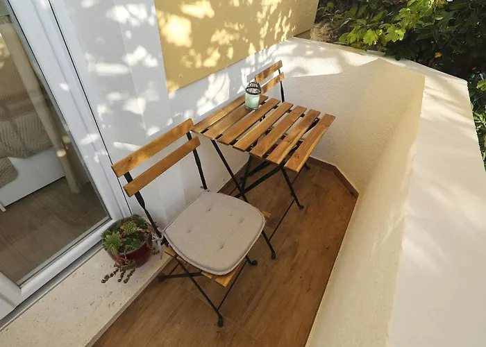 Idassa Bridge 公寓 *